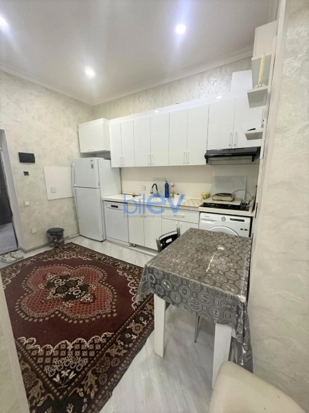 Aylıq Kirayə 3 otaqlı Yeni Tikili bina evi  90m², Bakı