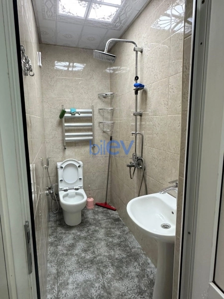 Aylıq Kirayə 3 otaqlı Yeni Tikili bina evi  90m², Bakı