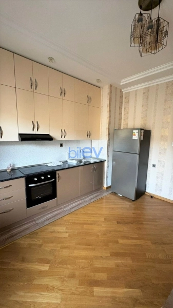 Aylıq Kirayə 3 otaqlı Yeni Tikili bina evi  130m², Bakı