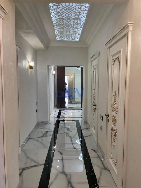 Aylıq Kirayə 4 otaqlı Köhnə Tikili bina evi  160m², Bakı