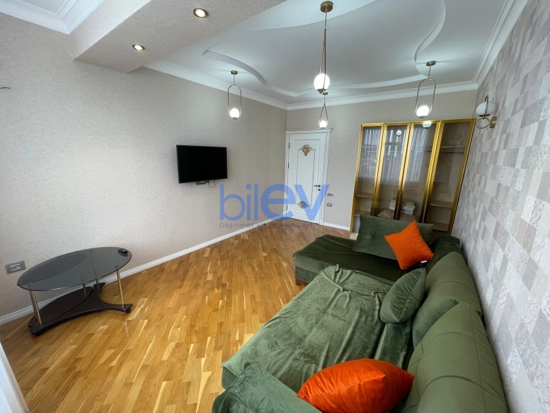 Aylıq Kirayə 4 otaqlı Köhnə Tikili bina evi  160m², Bakı