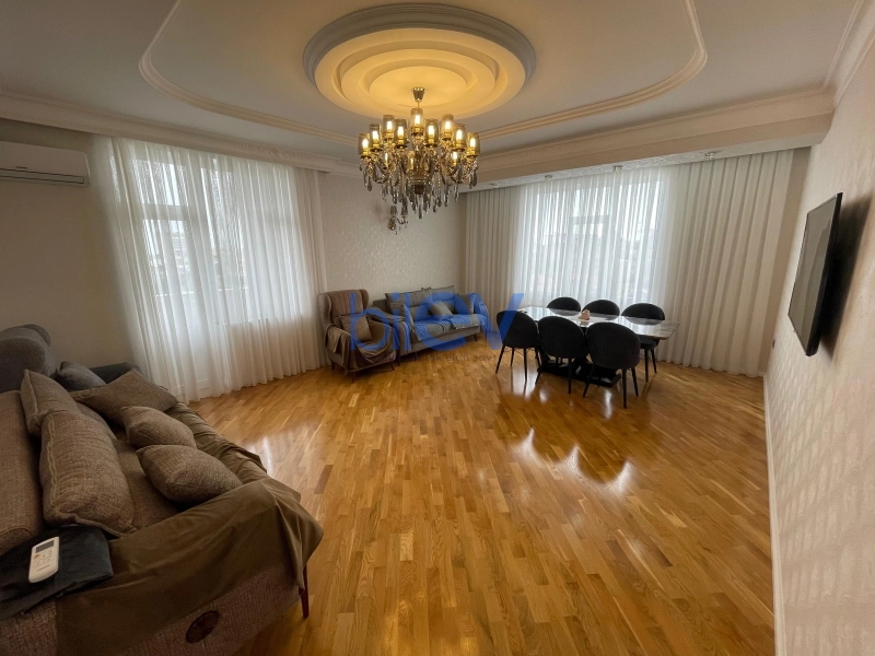 Aylıq Kirayə 4 otaqlı Köhnə Tikili bina evi  160m², Bakı