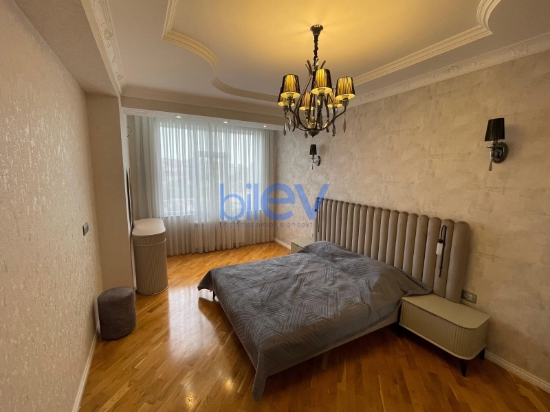 Aylıq Kirayə 4 otaqlı Köhnə Tikili bina evi  160m², Bakı