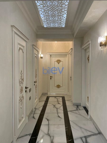 Aylıq Kirayə 4 otaqlı Köhnə Tikili bina evi  160m², Bakı