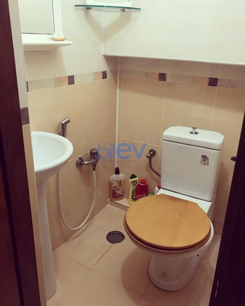 Aylıq Kirayə 4 otaqlı Köhnə Tikili bina evi  160m², Bakı