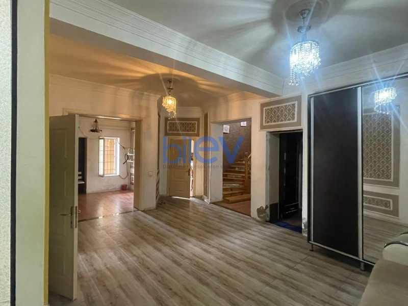 Satış 9 otaqlı Bağ evi  600m², Bakı