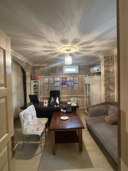 Satış 9 otaqlı Bağ evi  600m², Bakı