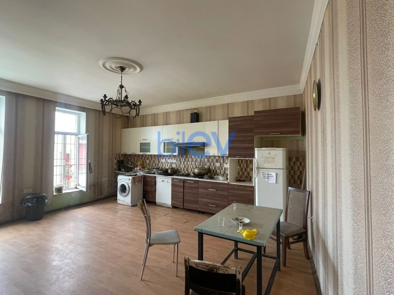 Satış 9 otaqlı Bağ evi  600m², Bakı