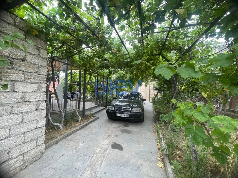 Satış 9 otaqlı Bağ evi  600m², Bakı