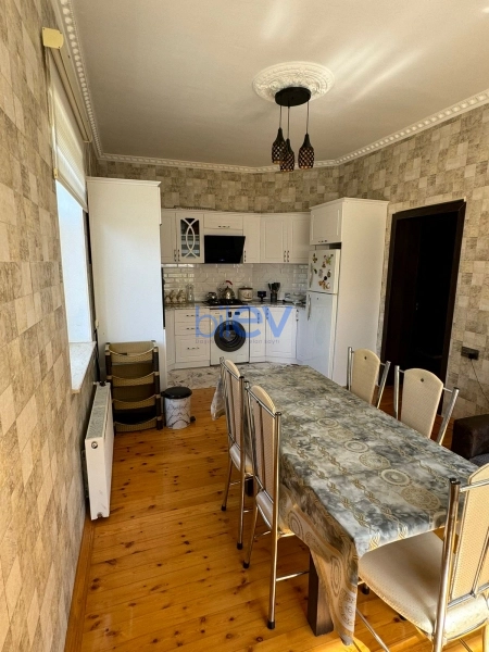 Satış 5 otaqlı Həyət evi  200m², Bakı
