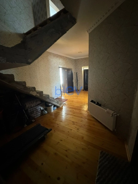 Satış 5 otaqlı Həyət evi  200m², Bakı