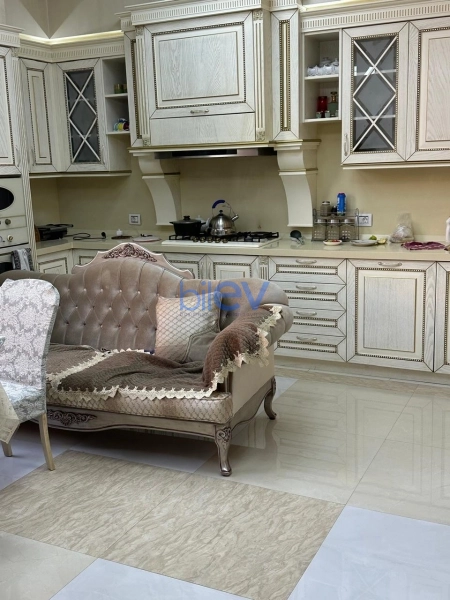 Satış 6 otaqlı Villa  650m², Bakı