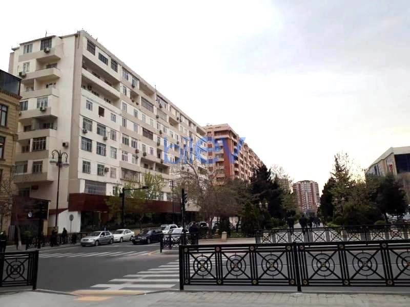 Aylıq Kirayə 1 otaqlı Köhnə Tikili bina evi  40m², Bakı