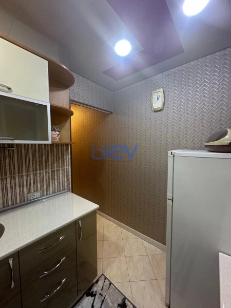 Aylıq Kirayə 3 otaqlı Köhnə Tikili bina evi  70m², Bakı