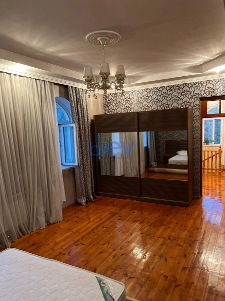 Satış 7 otaqlı Həyət evi  200m², Bakı