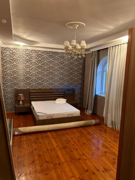 Satış 7 otaqlı Həyət evi  200m², Bakı