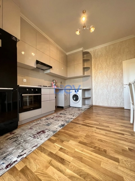 Aylıq Kirayə 3 otaqlı Yeni Tikili bina evi  105m², Bakı