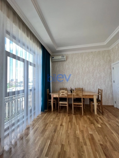 Aylıq Kirayə 3 otaqlı Yeni Tikili bina evi  105m², Bakı