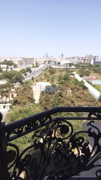 Aylıq Kirayə 3 otaqlı Yeni Tikili bina evi  140m², Bakı