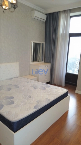 Aylıq Kirayə 3 otaqlı Yeni Tikili bina evi  140m², Bakı