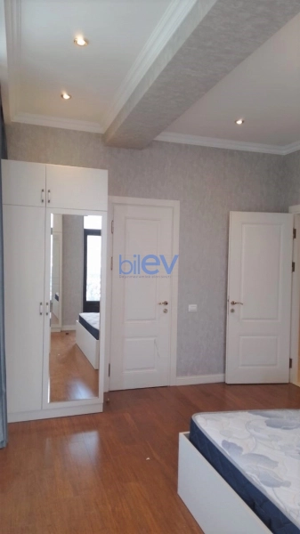 Aylıq Kirayə 3 otaqlı Yeni Tikili bina evi  140m², Bakı