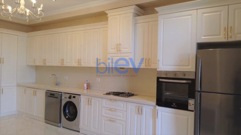 Aylıq Kirayə 3 otaqlı Yeni Tikili bina evi  140m², Bakı