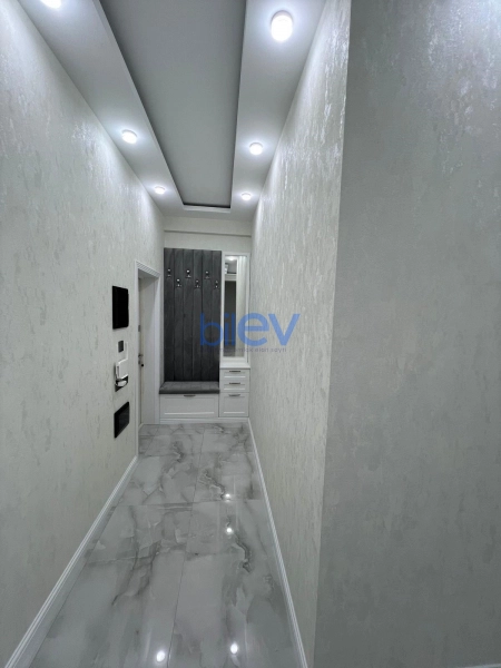 Aylıq Kirayə 3 otaqlı Yeni Tikili bina evi  125m², Bakı