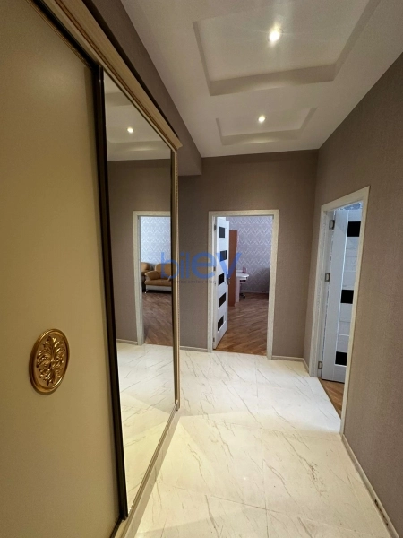 Aylıq Kirayə 3 otaqlı Köhnə Tikili bina evi  85m², Bakı
