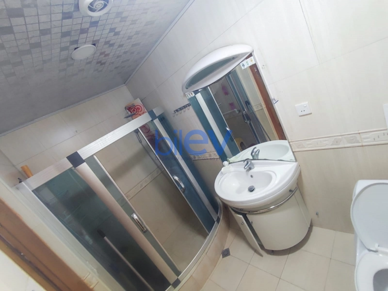 Aylıq Kirayə 3 otaqlı Köhnə Tikili bina evi  120m², Bakı