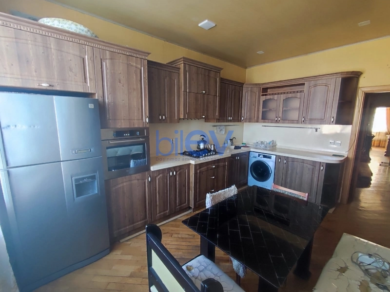 Aylıq Kirayə 3 otaqlı Köhnə Tikili bina evi  120m², Bakı