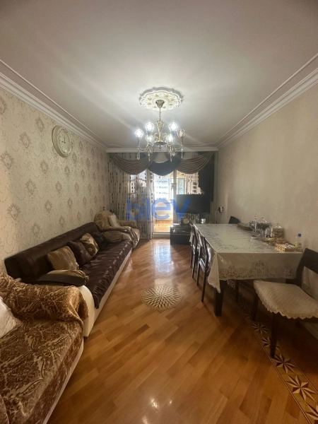 Aylıq Kirayə 2 otaqlı Köhnə Tikili bina evi  65m², Bakı