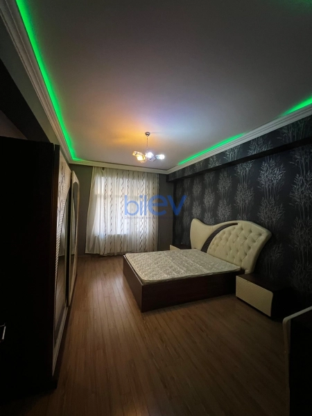 Aylıq Kirayə 3 otaqlı Yeni Tikili bina evi  140m², Bakı