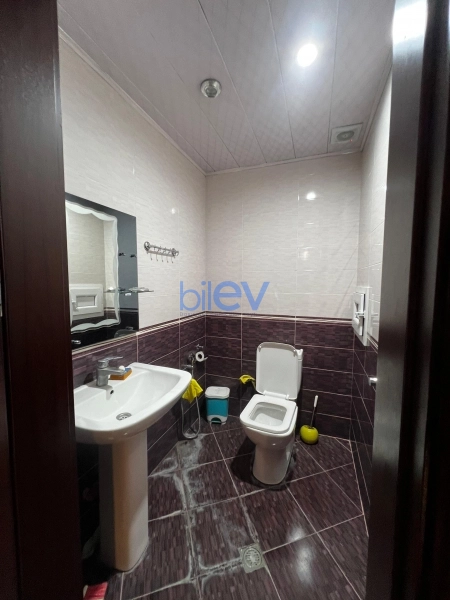 Aylıq Kirayə 3 otaqlı Yeni Tikili bina evi  140m², Bakı