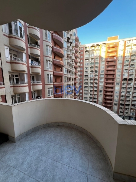 Aylıq Kirayə 3 otaqlı Yeni Tikili bina evi  140m², Bakı