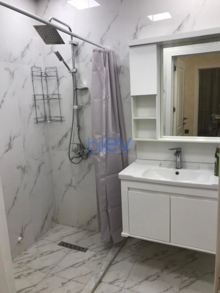 Aylıq Kirayə 3 otaqlı Yeni Tikili bina evi  110m², Bakı