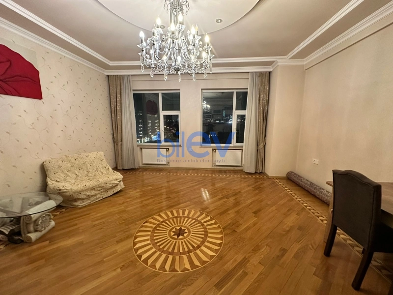 Aylıq Kirayə 3 otaqlı Yeni Tikili bina evi  145m², Bakı