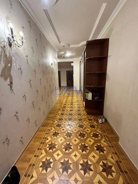Aylıq Kirayə 3 otaqlı Yeni Tikili bina evi  145m², Bakı