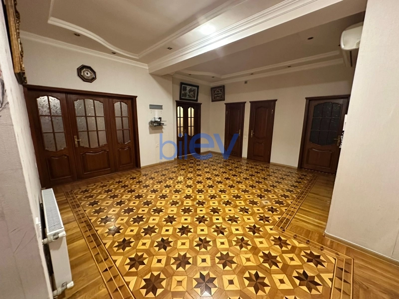 Aylıq Kirayə 3 otaqlı Yeni Tikili bina evi  145m², Bakı