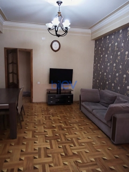Aylıq Kirayə 2 otaqlı Köhnə Tikili bina evi  70m², Bakı