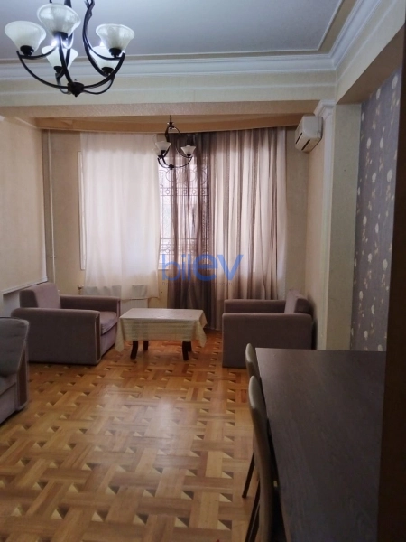 Aylıq Kirayə 2 otaqlı Köhnə Tikili bina evi  70m², Bakı