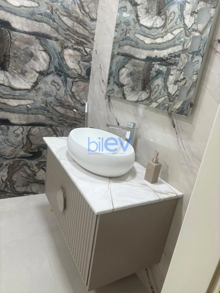 Aylıq Kirayə 3 otaqlı Yeni Tikili bina evi  121m², Bakı