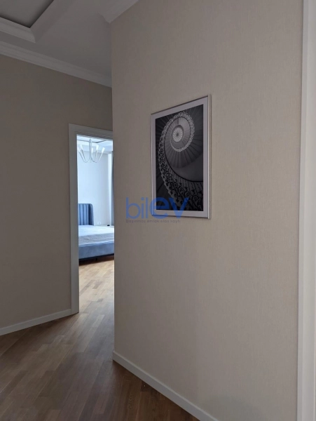 Aylıq Kirayə 3 otaqlı Yeni Tikili bina evi  95m², Bakı