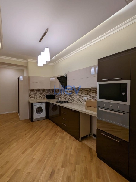 Aylıq Kirayə 3 otaqlı Yeni Tikili bina evi  95m², Bakı