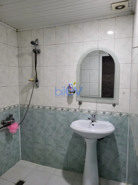 Aylıq Kirayə 2 otaqlı Köhnə Tikili bina evi  60m², Bakı