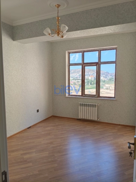 Aylıq Kirayə 3 otaqlı Yeni Tikili bina evi  130m², Bakı