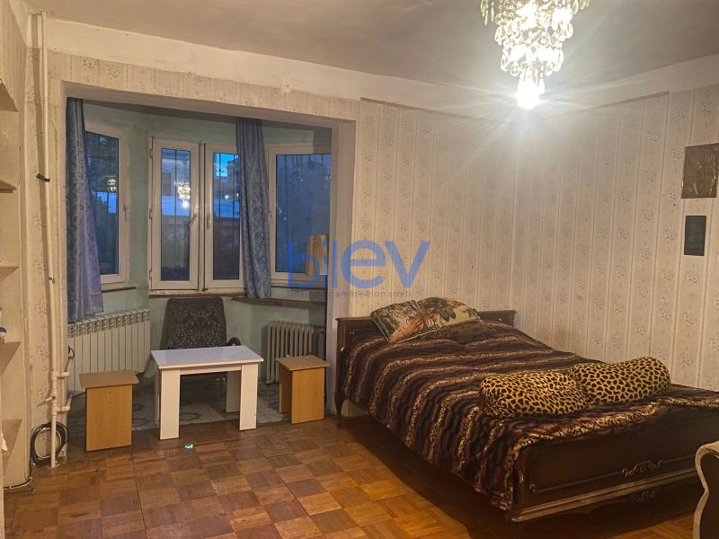 Aylıq Kirayə 2 otaqlı Köhnə Tikili bina evi  65m², Bakı
