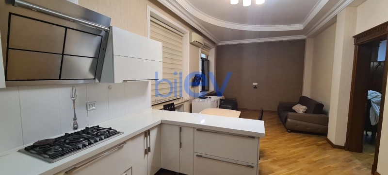 Aylıq Kirayə 7 otaqlı Villa  450m², Bakı