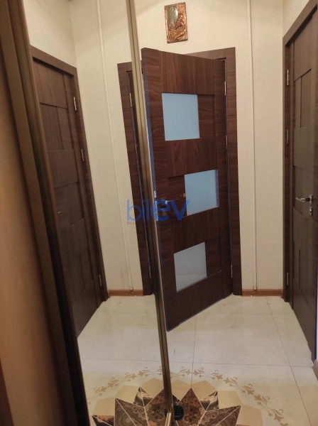 Aylıq Kirayə 3 otaqlı Köhnə Tikili bina evi  100m², Bakı