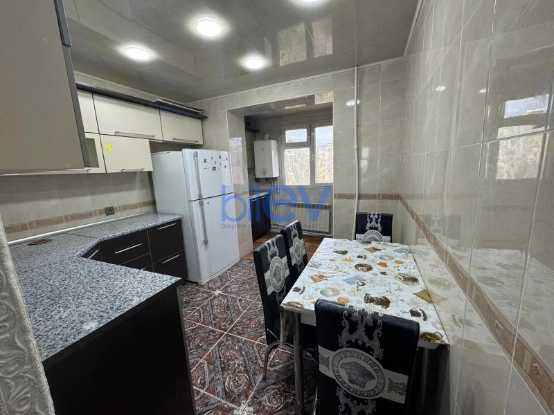 Aylıq Kirayə 3 otaqlı Köhnə Tikili bina evi  100m², Bakı