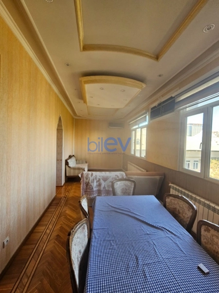 Satış 4 otaqlı Köhnə Tikili bina evi  110m², Bakı
